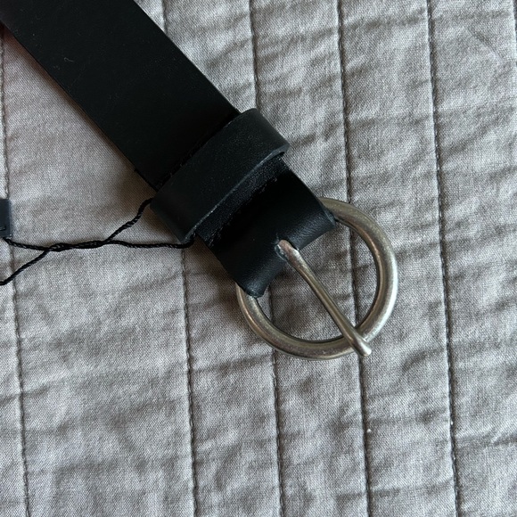 NWT Thursday Boot Company Leather Circle Belt Women’s Size 28 Black Nickel - Picture 3 of 6